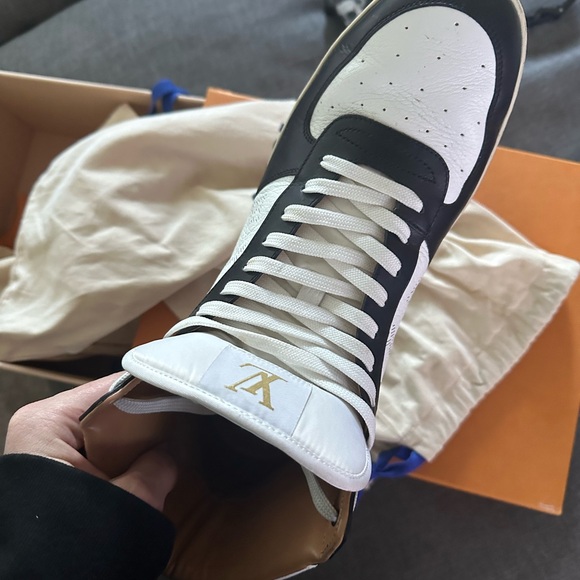 Louis Vuitton sneakers - Picture 3 of 6